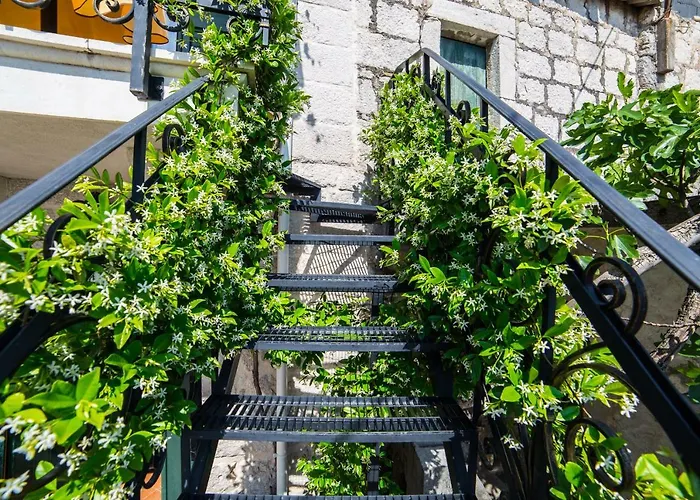 Small House Pivcevi Podgora