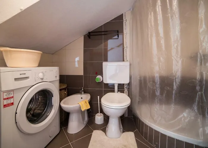 Small House Pivcevi Podgora