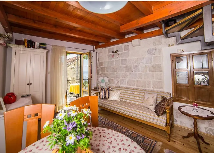 Small House Pivcevi Villa