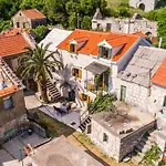 Small House Pivcevi Villa Podgora (Split-Dalmatia)