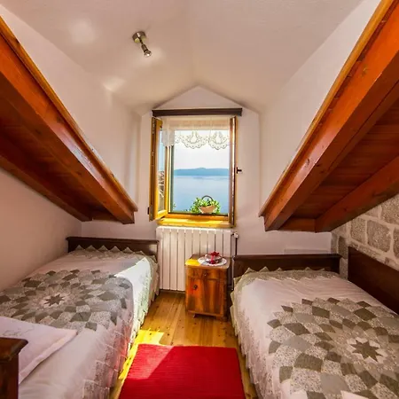 Small House Pivcevi *