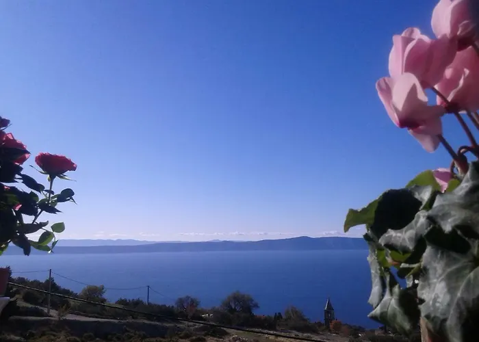 Small House Pivcevi Villa Podgora (Split-Dalmatia)