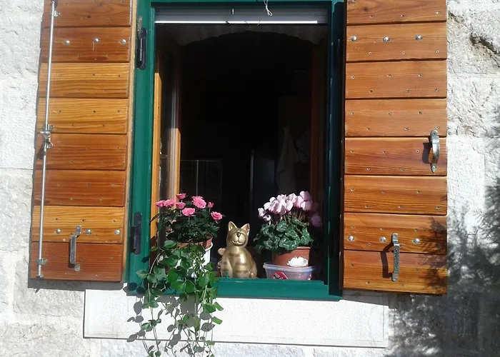 Villa Small House Pivcevi