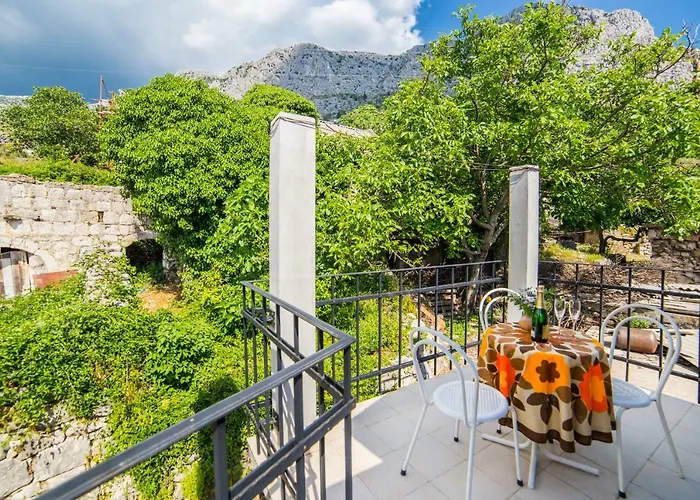 Small House Pivcevi Villa